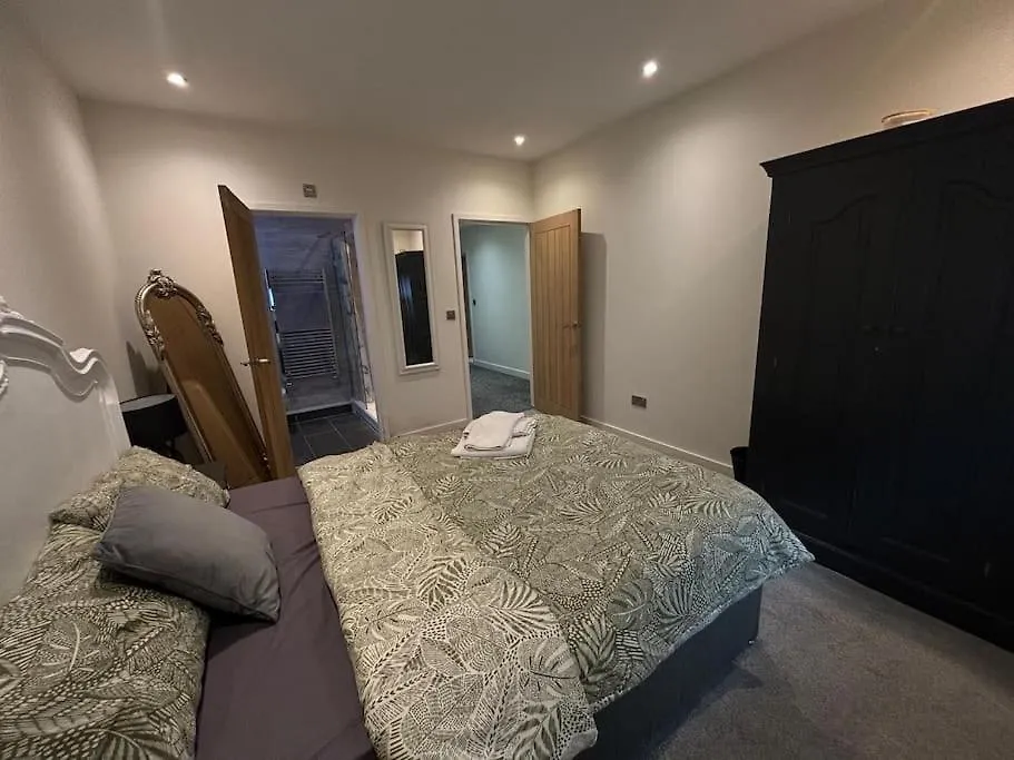 Modern 2Bed Flat - Ideal For Wind Turbine Cleethorpes 0*,